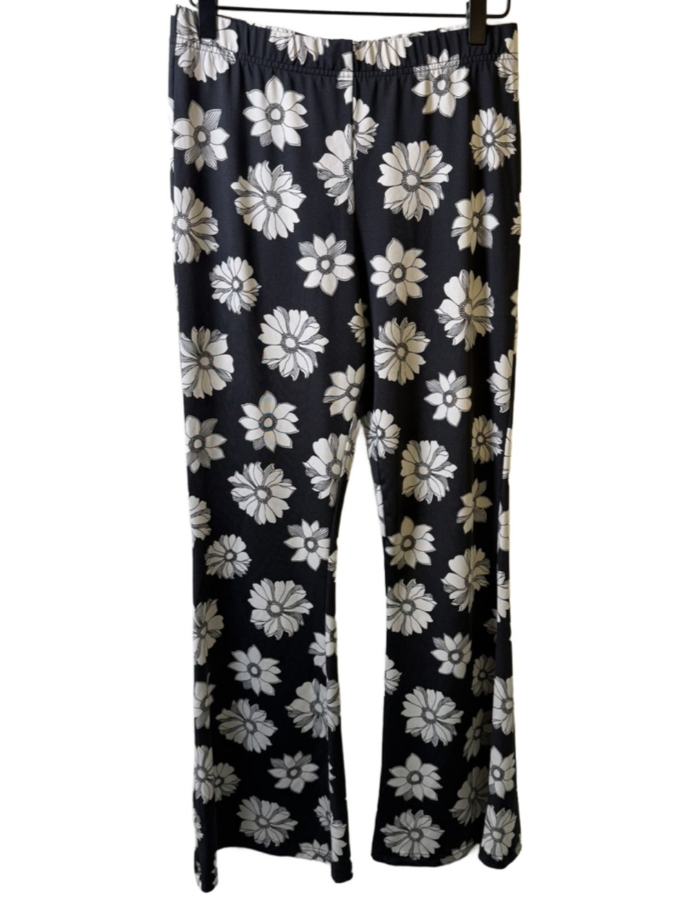Billabong Black and White Floral flare Leg pull on Pants